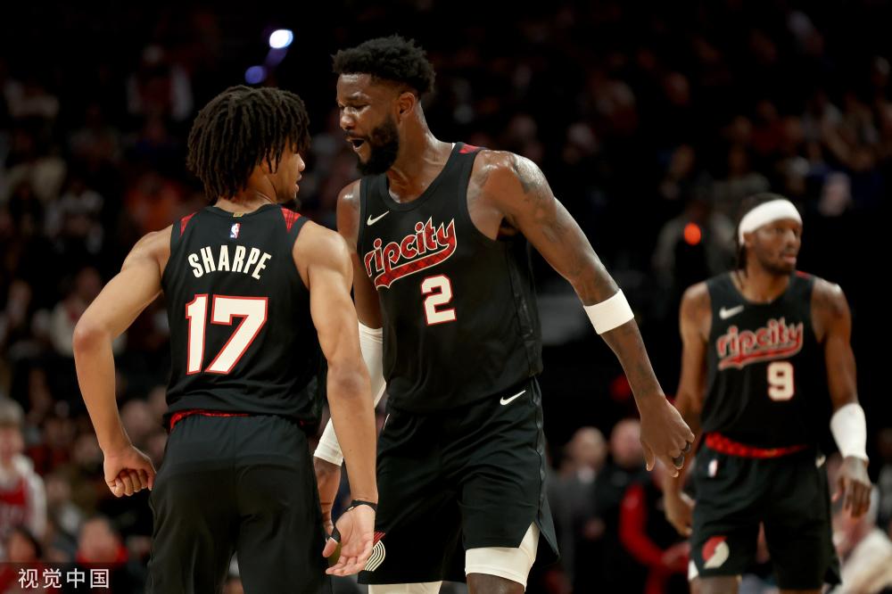 两队球员的 两队球员的