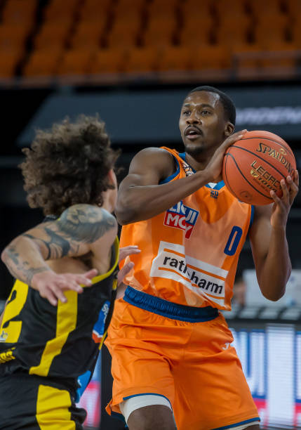 定了几位目 定了几位目