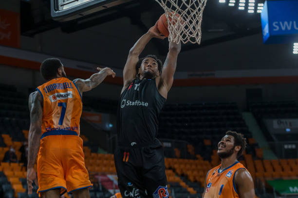 他贡献了多 他贡献了多